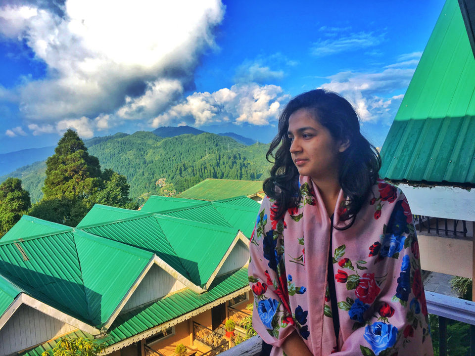 Photo of Darjeeling : Where snow-capped Kanchenjunga meets lush green Tea Gardens 19/19 by Wander with Sakshi