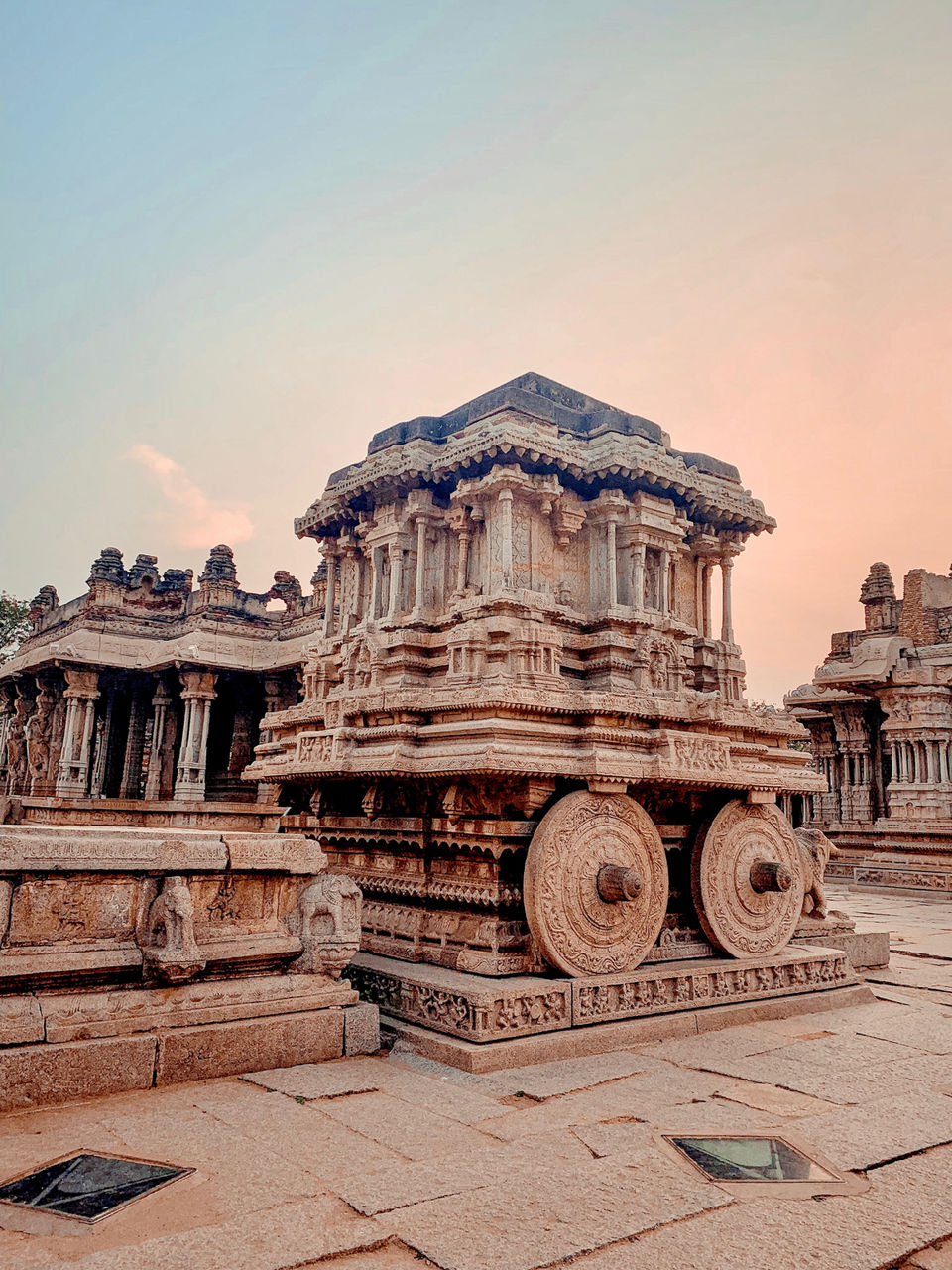 Photo of Vijaya Vittala Temple, Hampi, Karnataka, India by Yellowhighways