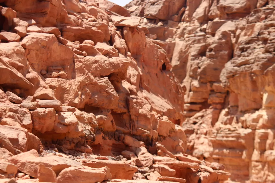 Photo of Colored Canyon, Qesm Nwebaa, South Sinai Governorate, Egypt by Samaksh Kalra