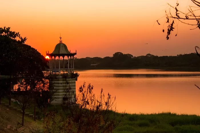 Photo of Kukkarahalli Lake, Kajjihundi, Mysuru, Karnataka, India by Niyati Mavinkurve