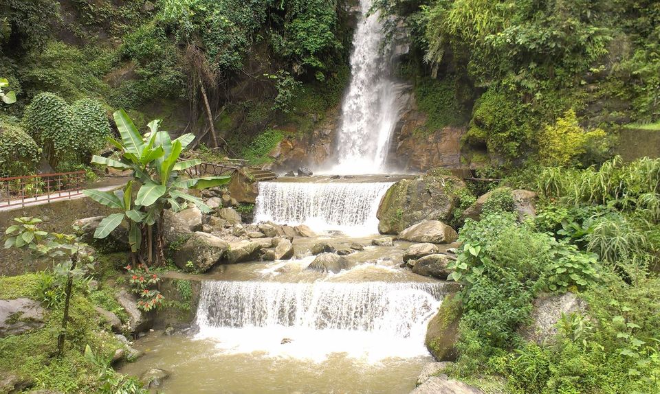 Photo of Banjhakri Falls and Park, Gangtok, Sikkim, India by Niyati Mavinkurve