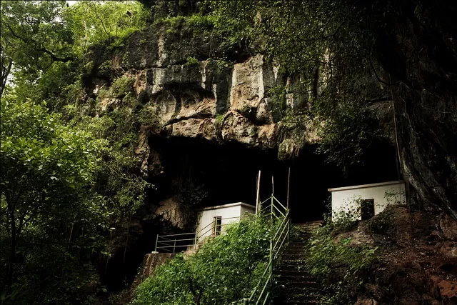 Photo of Kavala Caves, Lalguli, Karnataka by Niyati Mavinkurve
