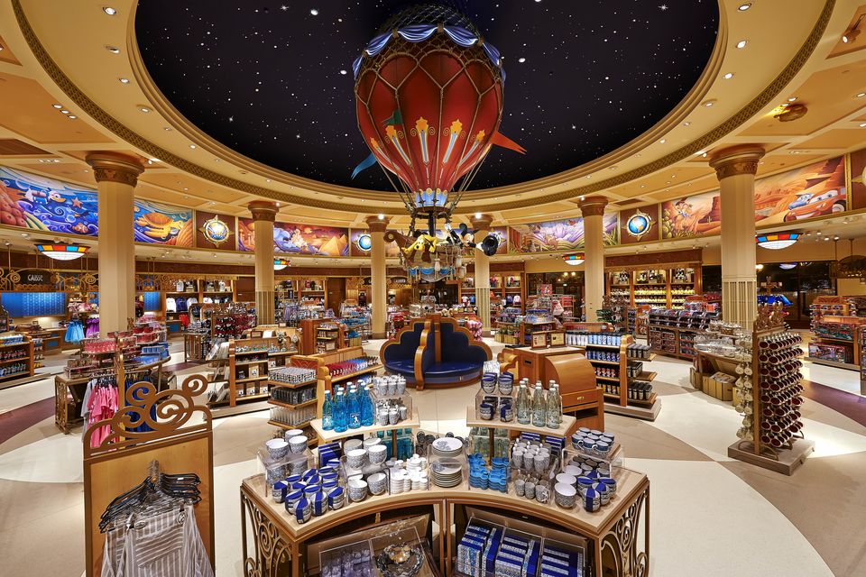 Photo of Enjoy The Luxurious Shopping, The Glamour And The Panache Of Paris At This Magical Place 3/4 by Disneyland Paris