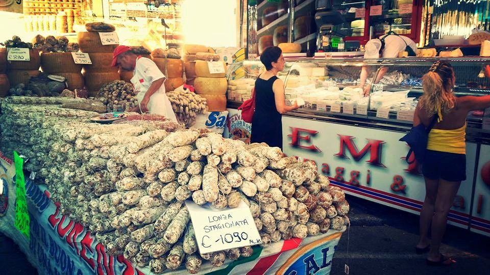 Photo of Open air market and good shopping in front of Garda Lake (Italy). 5/10 by Gina Kubiliūtė
