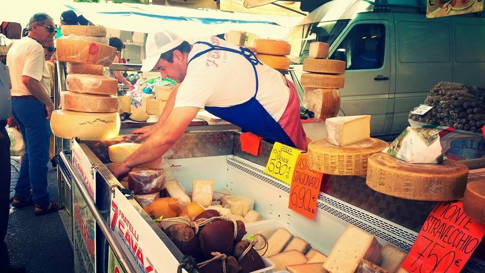 Photo of Open air market and good shopping in front of Garda Lake (Italy). 7/10 by Gina Kubiliūtė