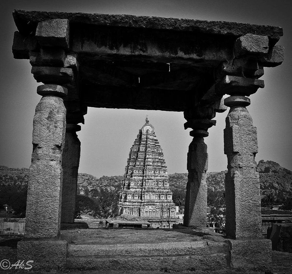 Photo of Poetry in stone! 4/6 by Akanksha Shah