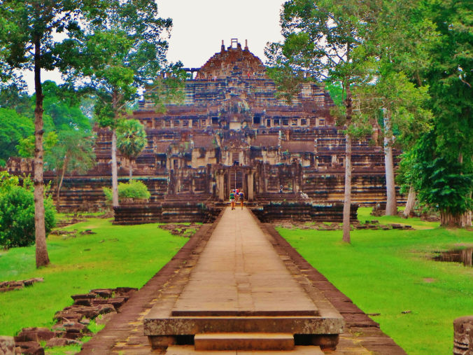 Photo of Exploring the Walled City of Angkor Thom 8/13 by Dannielle