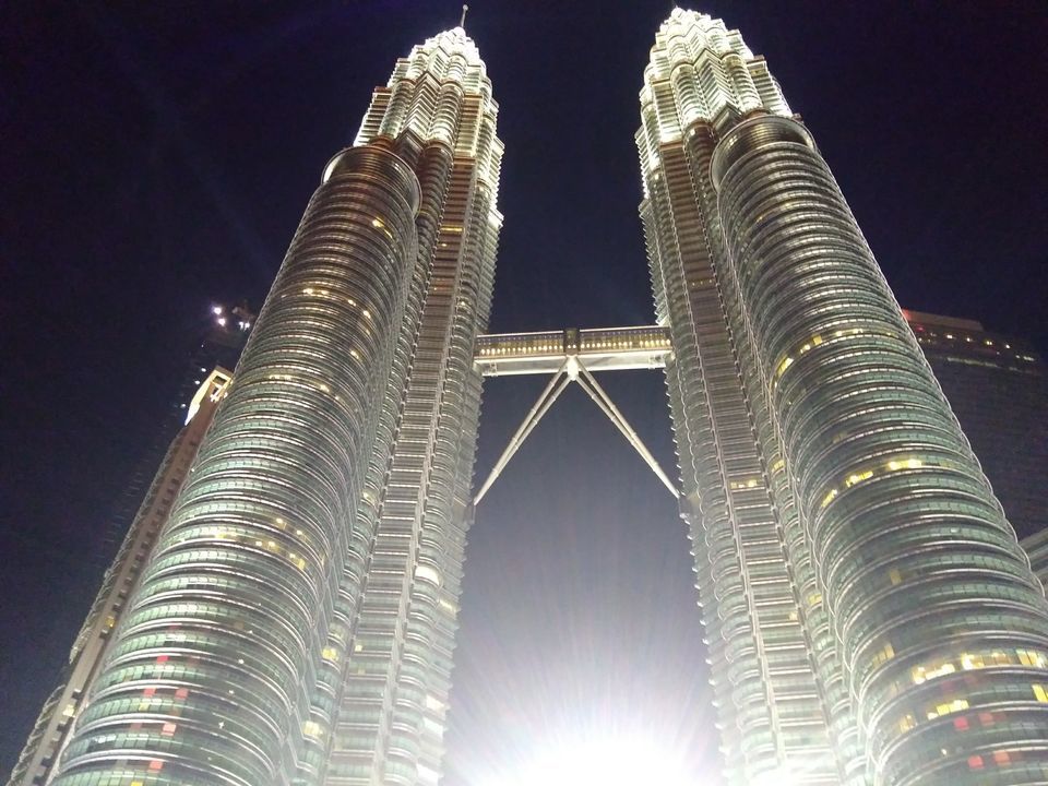 Photo of Petronas Twin Tower, Kuala Lumpur City Centre, Kuala Lumpur, Federal Territory of Kuala Lumpur, Malaysia by Krupal Shah