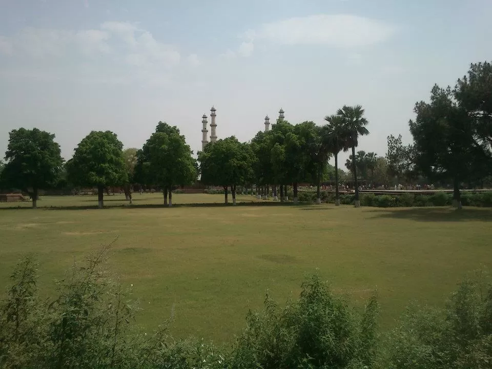 Photo of Tomb of Akbar the Great, Sikandra, Agra, Uttar Pradesh, India by Rinki Popli
