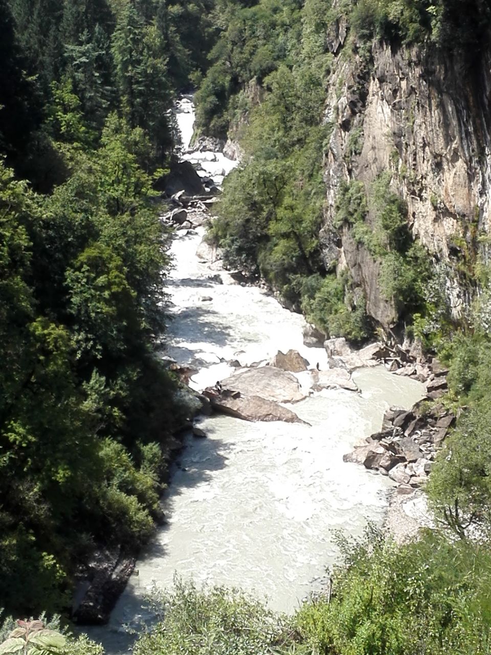 Photo of parvati Valley, Khir Ganga, Himachal Pradesh, India by ashi.gupta77