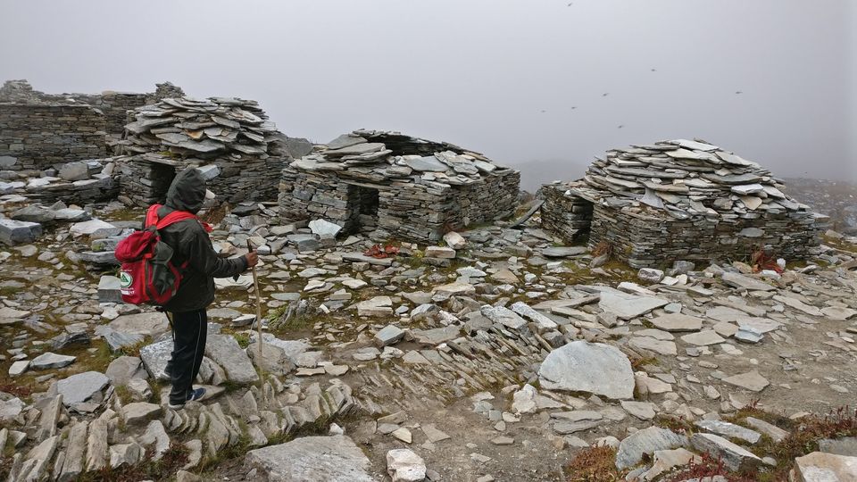 Photo of Bhagwa Basa, Roopkund Trail, Uttarakhand, India by Swati Keshri