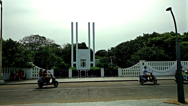 Photo of French War Memorial, Mahe de Labourdonnais Street, White Town, Puducherry, India by Swati Keshri