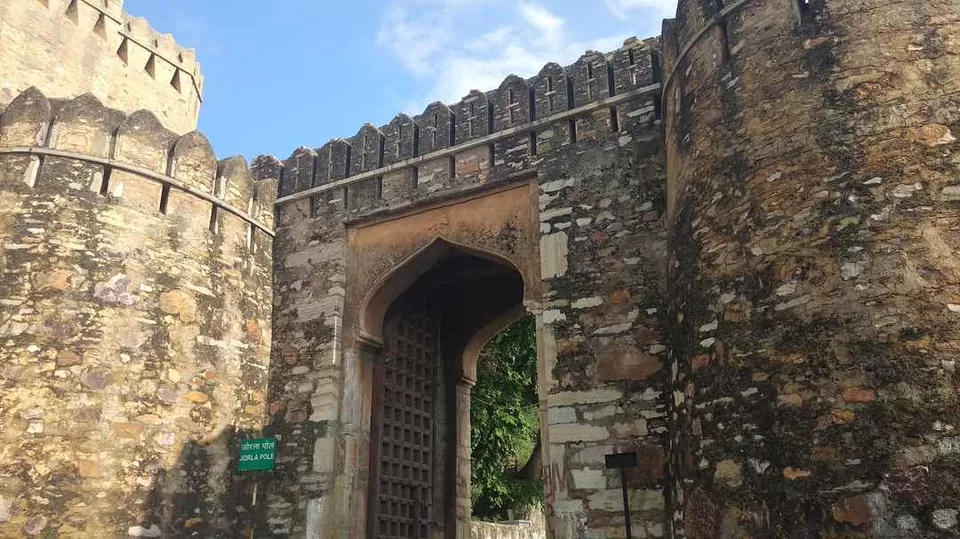 Photo of Jorla Pol, Chittorgarh Fort Village, Chittorgarh, Rajasthan, India by Swati Keshri