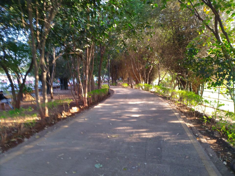 Photo of Katraj Lake, Katraj Vasahat, Katraj, Pune, Maharashtra, India by Shaunak Bhattacharjee