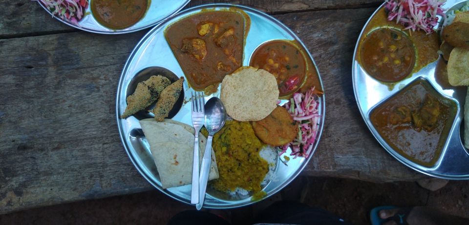 Photo of 4 people_1 State_ 5days by Shivani Pawar