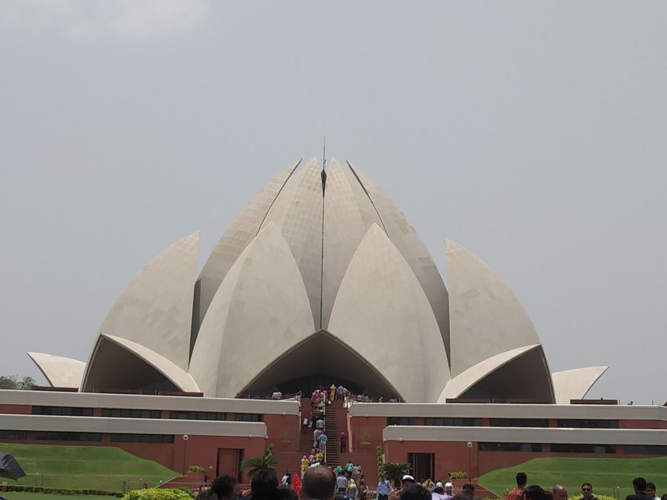 Photo of Lotus Temple Road, Nehru Place, New Delhi, Delhi, India by Ashish Koul
