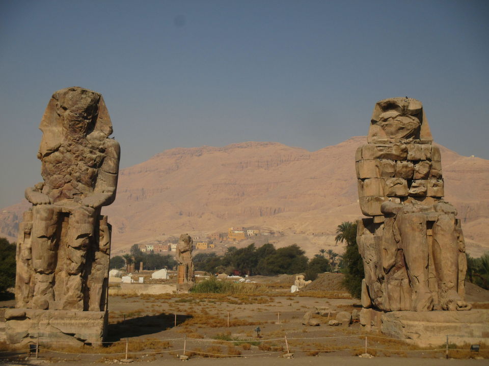 Photo of Colossi of Memnon, Al Bairat, Luxor, Luxor Governorate, Egypt by Maverick