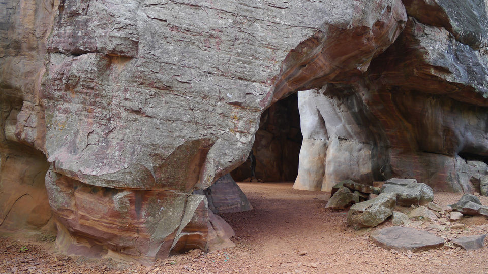 Photo of Bhimbetka rock shelters, Bhojpur Raisen, Madhya Pradesh, India by Suprita Mitter