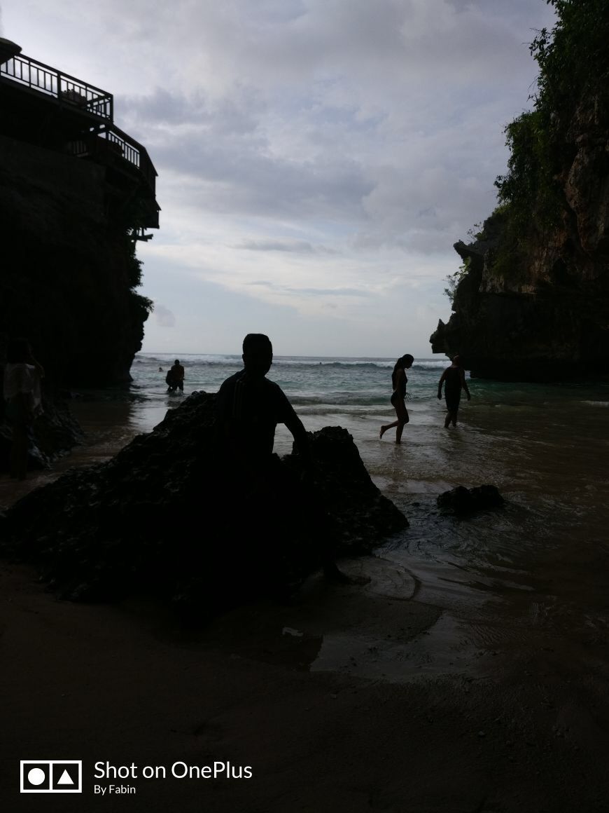 Photo of Uluwatu Beach, Pecatu, Badung Regency, Bali, Indonesia by Jul Sharlin
