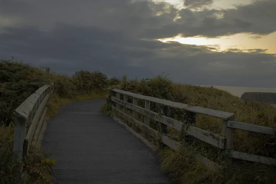 Photo of Carrick-a-Rede Rope Bridge, Ballycastle, UK by Vishakha Jain