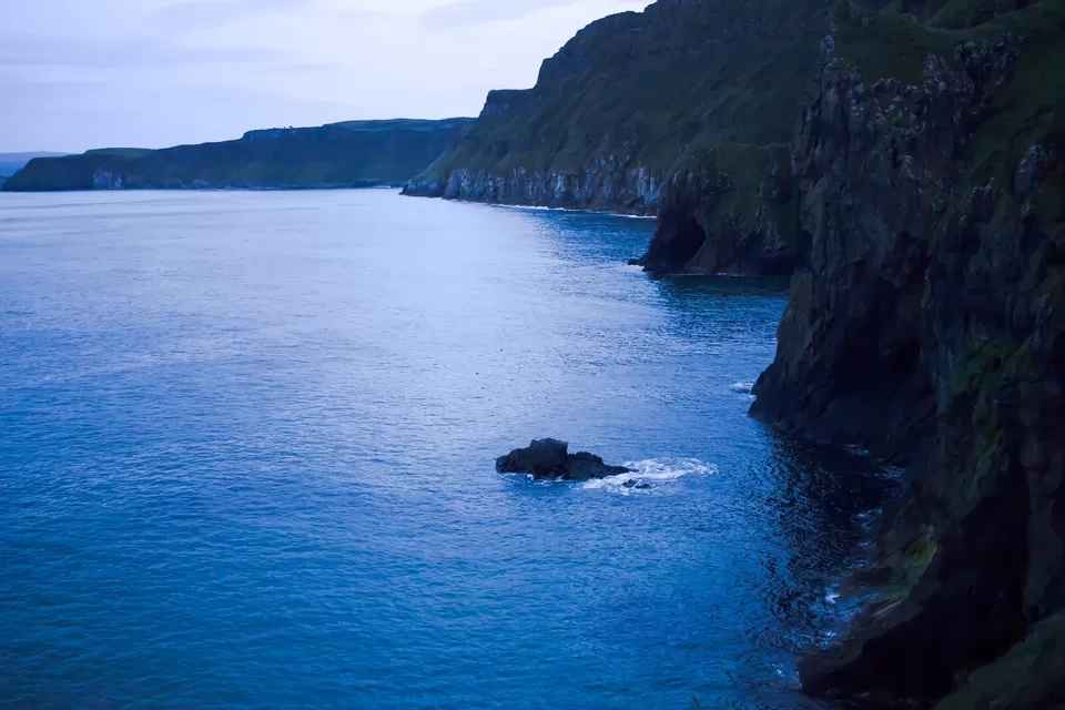 Photo of Carrick-a-Rede Rope Bridge, Ballycastle, UK by Vishakha Jain