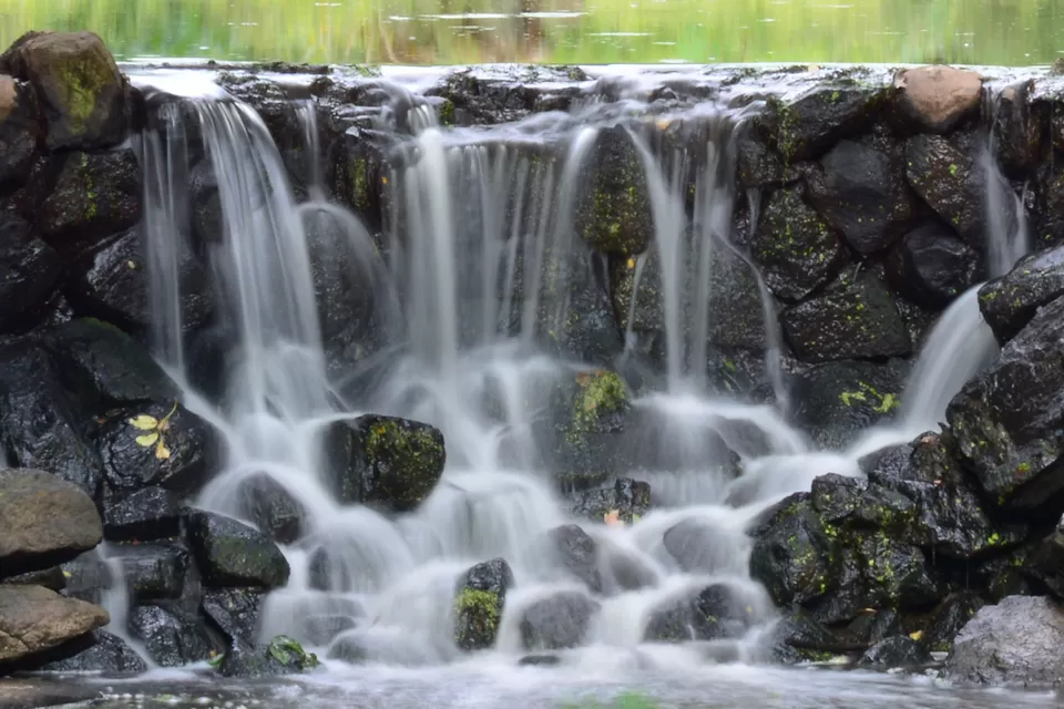 Photo of Tirparappu Water Falls, Thirparappu, Tamil Nadu, India by Priya Pareek