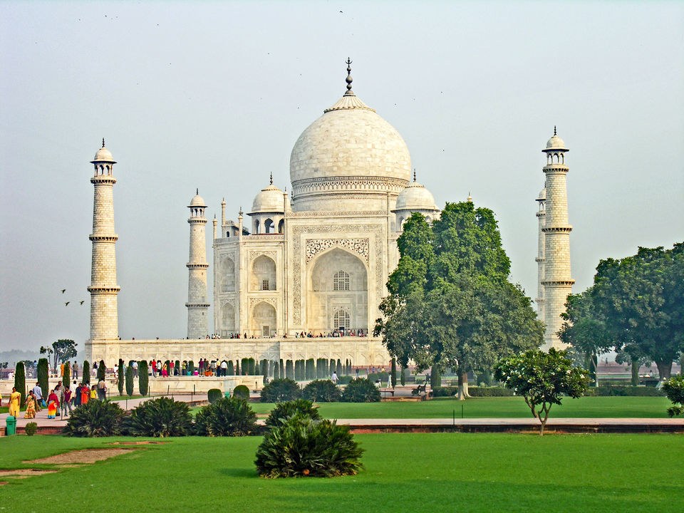 Photo of Taj Mahal Clamps Down On Visitors 1/3 by Priya Pareek