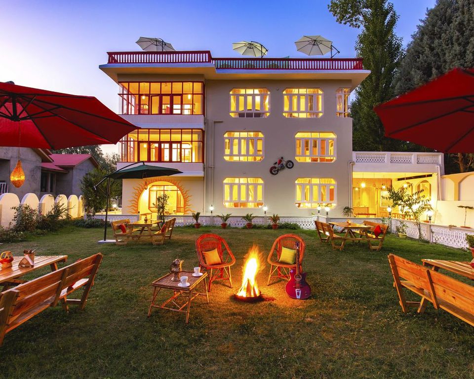 Photo of Oozing Elegance & Beauty, Zostel Srinagar Is Backpackers' Paradise In 'Heaven on Earth' 1/8 by Priya Pareek
