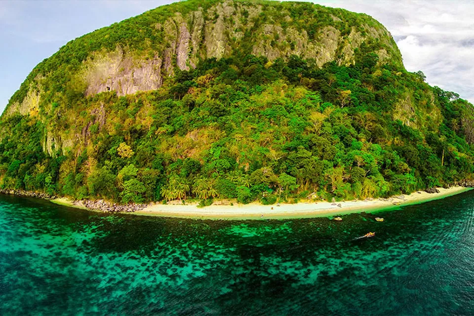 Photo of Ipil Waterfront, El Nido, Palawan, Philippines by Priya Pareek
