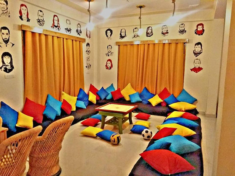 Photo of This Game Of Thrones Themed Hostel In Kasol Has Beds Starting @ ₹269 1/4 by Priya Pareek