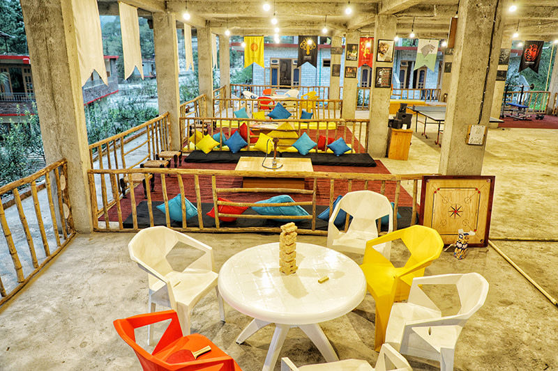 Photo of This Game Of Thrones Themed Hostel In Kasol Has Beds Starting @ ₹269 4/4 by Priya Pareek