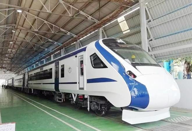 Photo of India’s First Engine-less Train Debuts On Tracks, Here're 10 Things To Know! by Priya Pareek