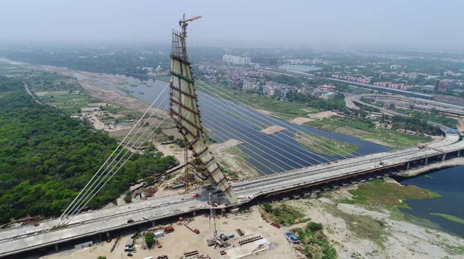 Photo of Twice The Height Of Qutub Minar, Signature Bridge Is New Tourist Spot In Delhi 2/2 by Priya Pareek