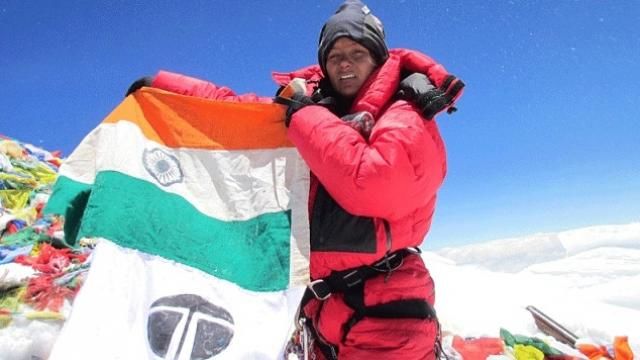 Photo of Arunima Sinha Becomes World’s First Woman Amputee To Scale Mount Vinson by Priya Pareek