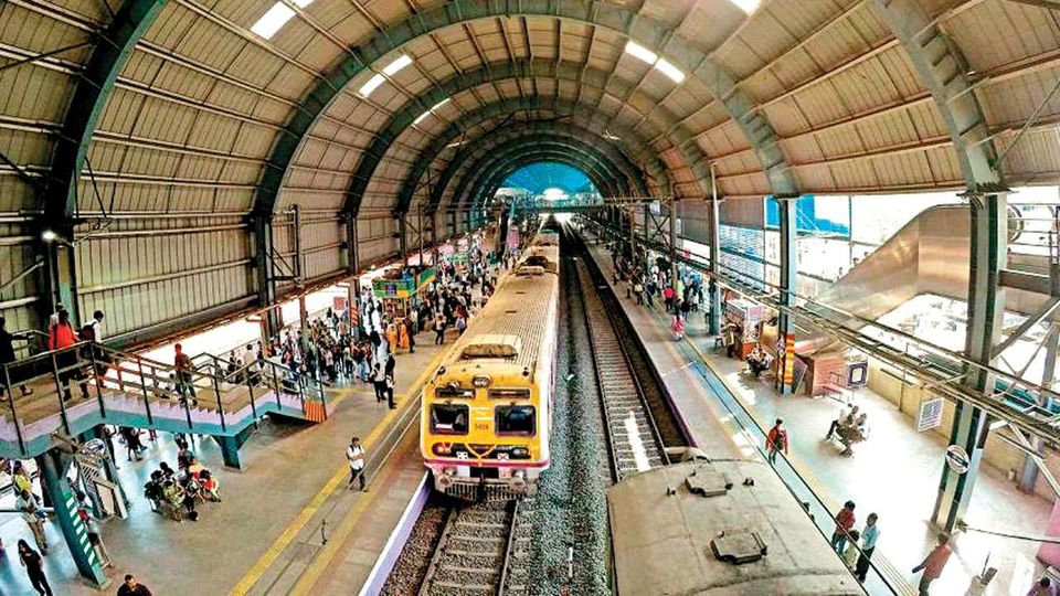 Photo of Arrive 20 Mins Ahead Of Departure: Railways Plans To Seal Stations Like Airports 1/1 by Priya Pareek