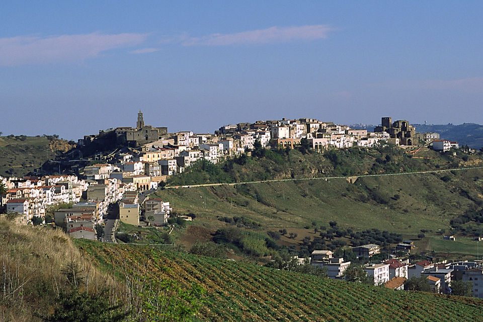Photo of Airbnb Wants To Pay You To Move To Italy For 3 Months 1/1 by Priya Pareek