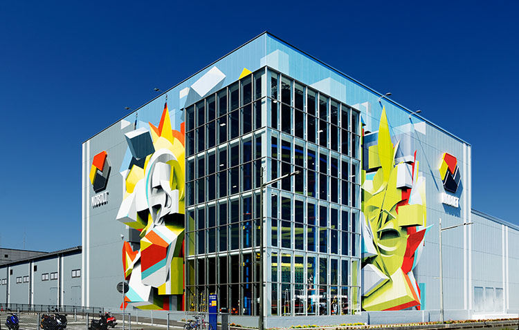Photo of Graffiti Artist Turns Urban Buildings into 3D Masterpieces with Mind-Bending Optical Illusions by Priya Pareek