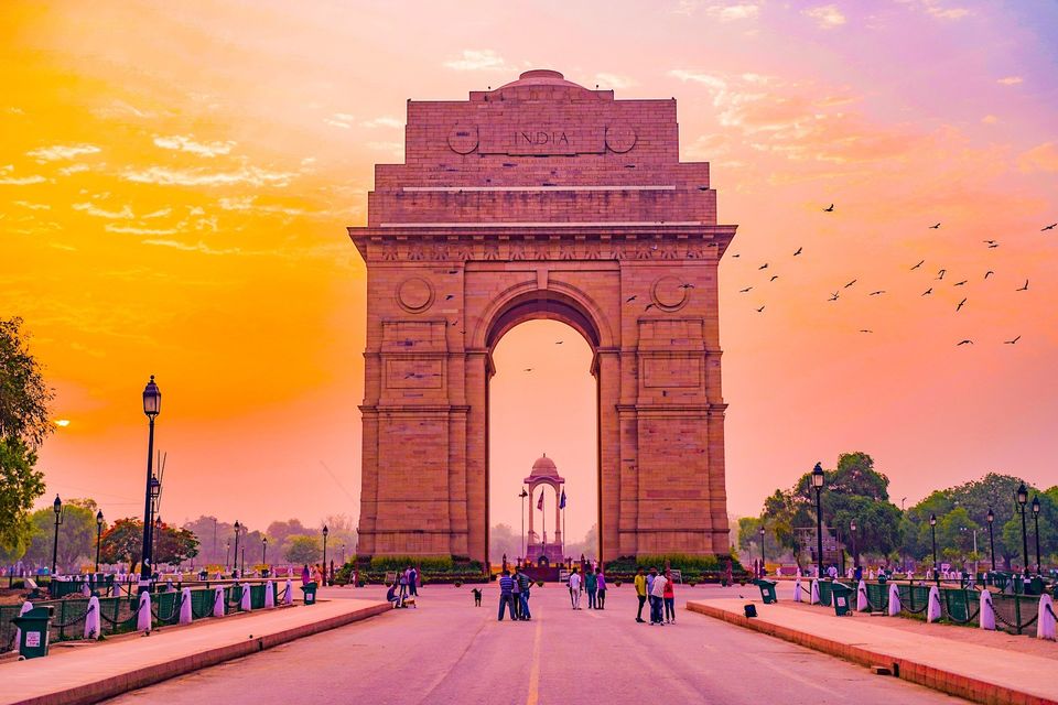 Photo of Weekend Curfew in Delhi: Gyms, Restaurants Shut; Here's What's Allowed by Priya Pareek
