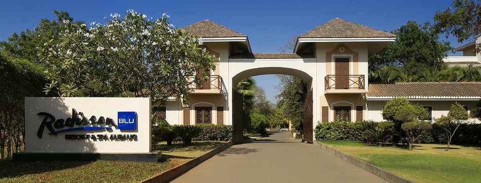 Photo of How to Choose the Best Luxury Hotel for Your Vacation 1/1 by Aditi Shah
