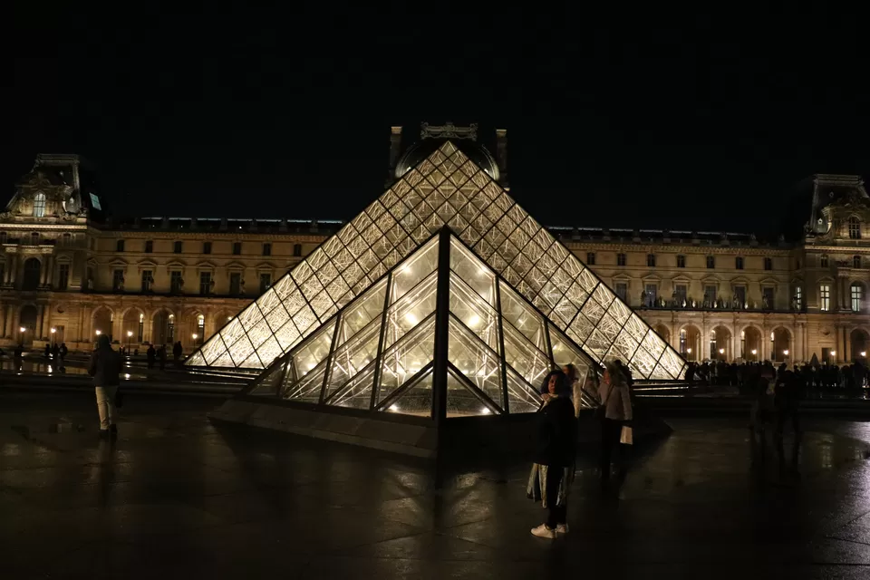 Photo of Louvre Museum, Rue de Rivoli, Paris, France by Sagarika Mohanty