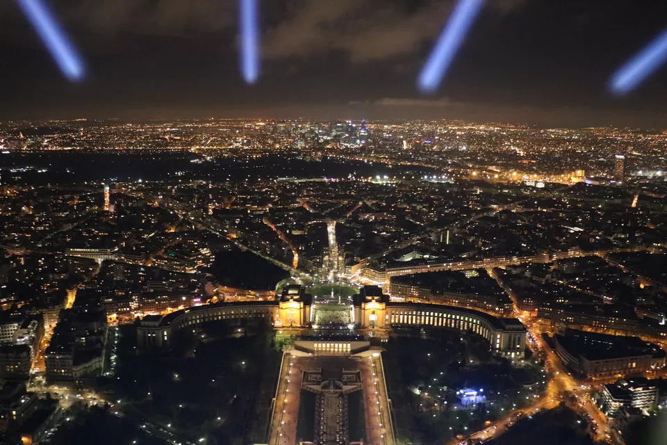 Photo of Eiffel Tower, Avenue Anatole France, Paris, France by Sagarika Mohanty