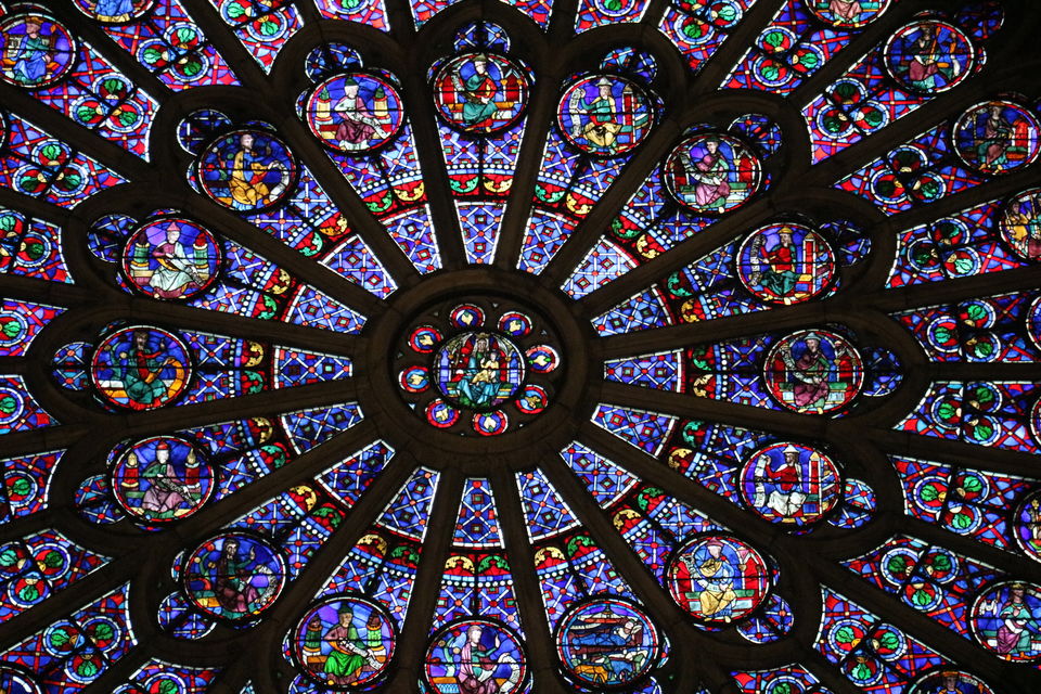 Photo of The absolutely gorgeous window of the Notre-Dame cathedral by Sagarika Mohanty