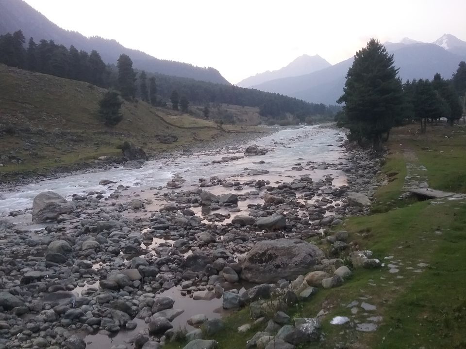 Photo of Disputed paradise on earth- Kashmir day 1 1/6 by Ghumakad Geetika