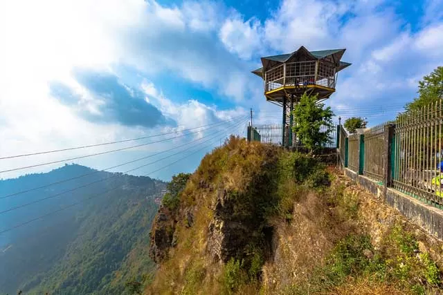 Photo of Eagle's Crag, Darjeeling, West Bengal, India by Sonal Agarwal