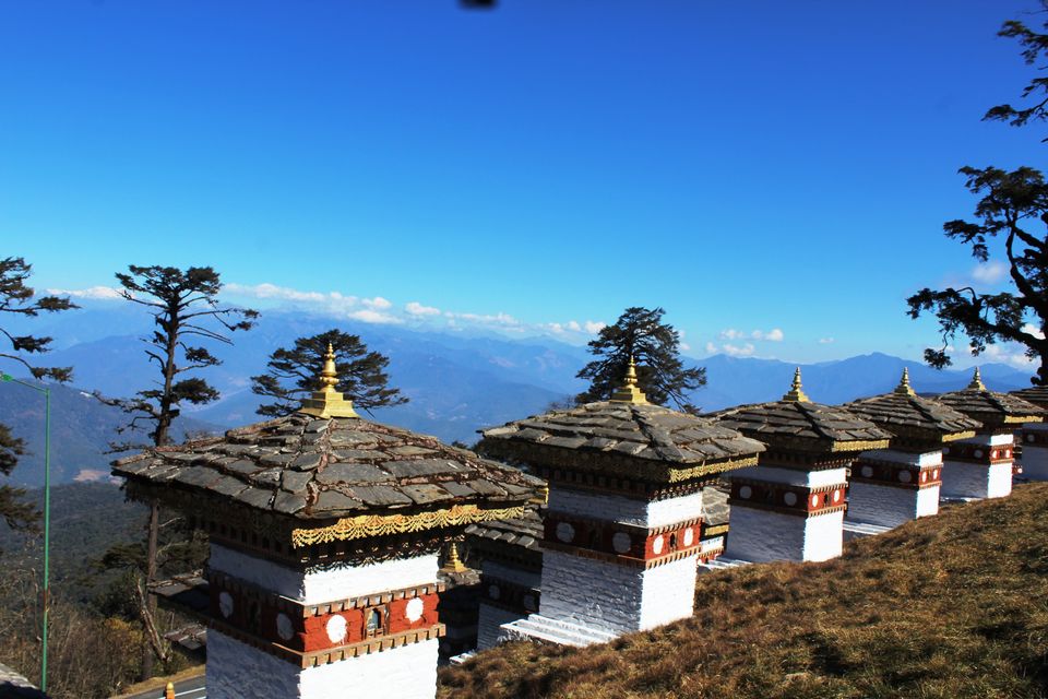 Photo of Dochula Chorten, Trashigang-Semtokha Highway, Hungtso, Bhutan by Abhinav Sharma