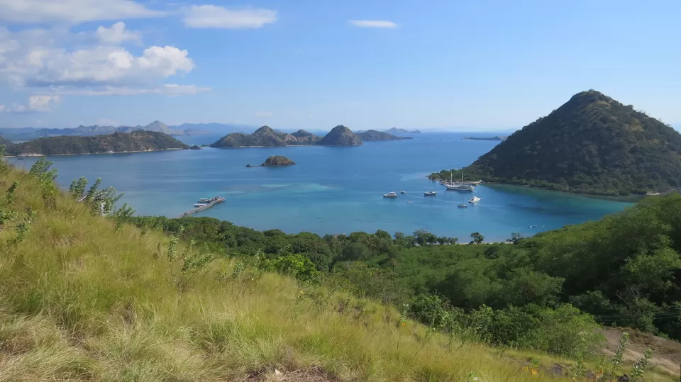 Photo of Bukit Amelia Sea, Labuan Bajo, West Manggarai Regency, East Nusa Tenggara, Indonesia by Amrita Banerjee