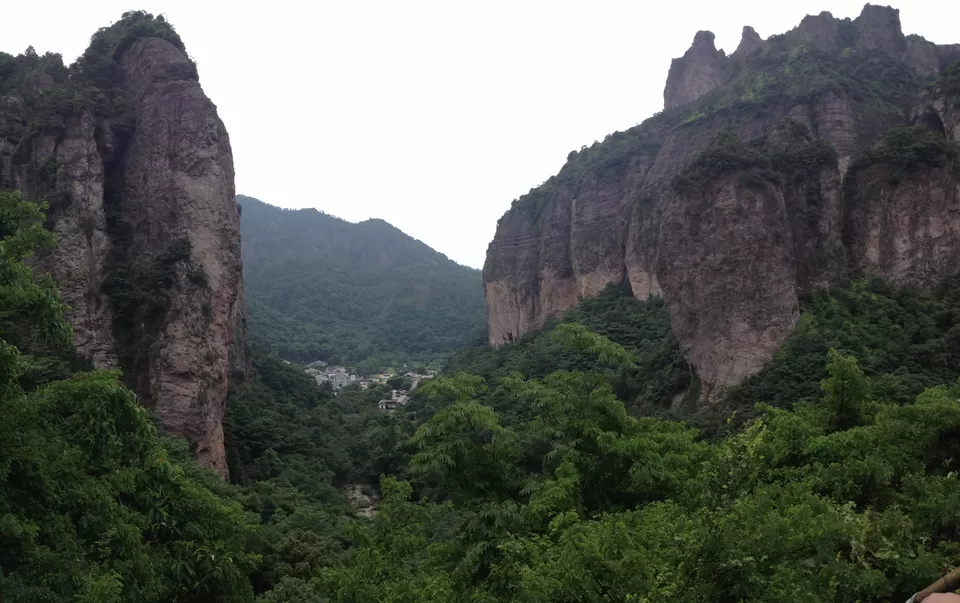 Photo of Yandang Mountains, Wenzhou, Zhejiang, China by Yizhen Yap