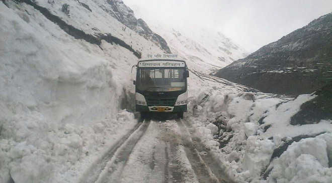 Photo of Details About Direct Bus From Delhi To Leh (Leh & Ladakh) 1/5 by Saket Chitram
