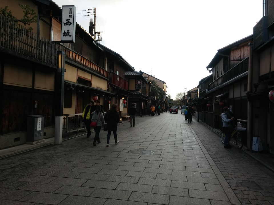 Photo of Hanamikoji Dori, Higashiyama Ward, Kyoto Prefecture, Japan by Dianne Goh