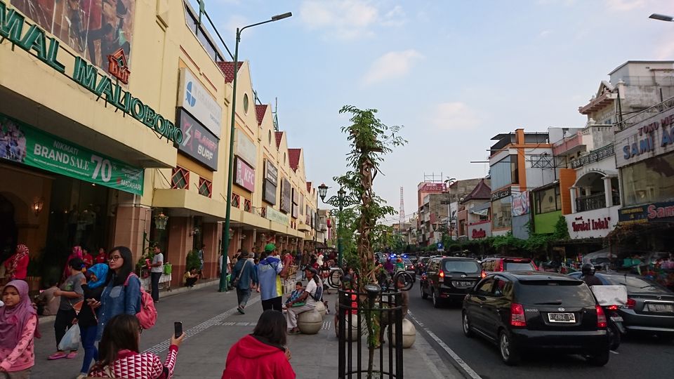 Photo of Jalan Malioboro, Sosromenduran, Yogyakarta City, Special Region of Yogyakarta, Indonesia by Dianne Goh